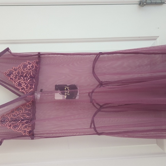 Full length gorgeous sheer plum nightgown - Picture 2 of 3